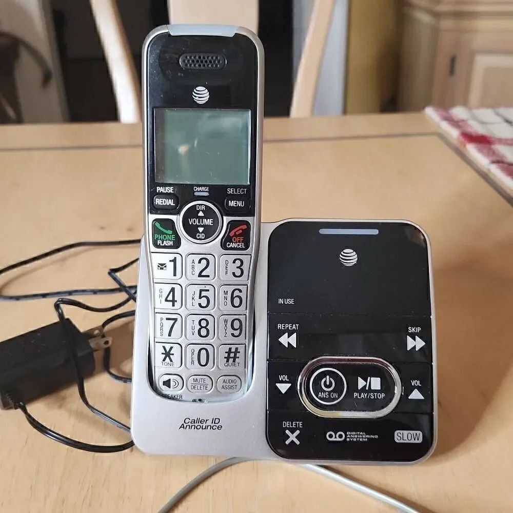 AT&T cordless phone digital answering system  caller id CRL 32102